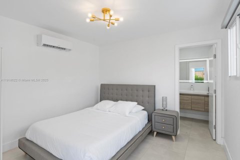 Commercial property in Hollywood, Florida 126.25 sq.m. № 1972515 - photo 27