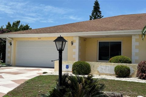 Duplex in Sun City Center, Florida 2 bedrooms, 163.14 sq.m. № 1785037 - photo 1