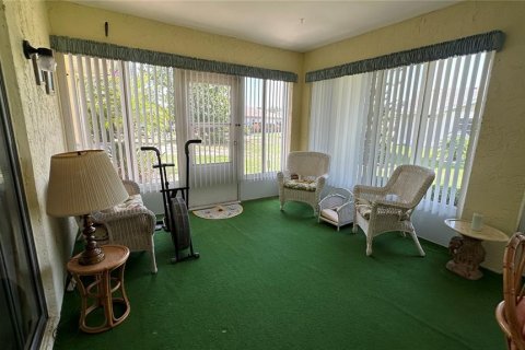 Duplex in Sun City Center, Florida 2 bedrooms, 163.14 sq.m. № 1785037 - photo 15