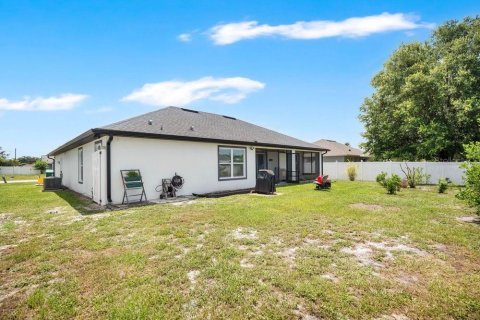 House in Deltona, Florida 3 bedrooms, 151.71 sq.m. № 2203421 - photo 24