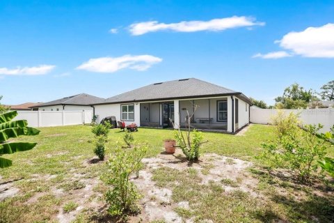 House in Deltona, Florida 3 bedrooms, 151.71 sq.m. № 2203421 - photo 25