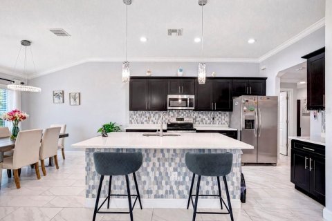 House in Deltona, Florida 3 bedrooms, 151.71 sq.m. № 2203421 - photo 6