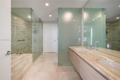 Condominio en venta en Miami, Florida, 3 dormitorios, 173.54 m2 № 2056247 - foto 14