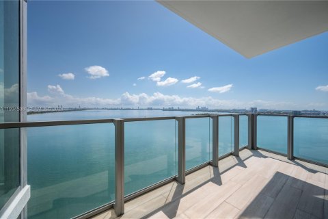 Condominio en venta en Miami, Florida, 3 dormitorios, 173.54 m2 № 2056247 - foto 10