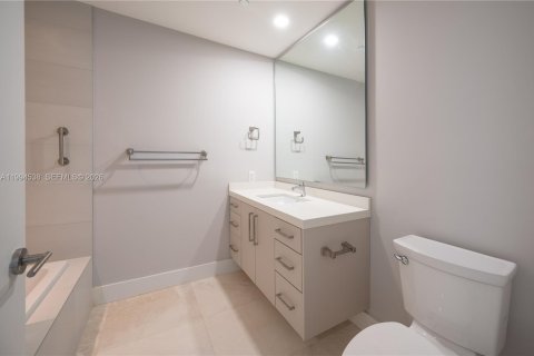 Condominio en venta en Miami, Florida, 3 dormitorios, 173.54 m2 № 2056247 - foto 28