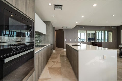 Condominio en venta en Miami, Florida, 3 dormitorios, 173.54 m2 № 2056247 - foto 9