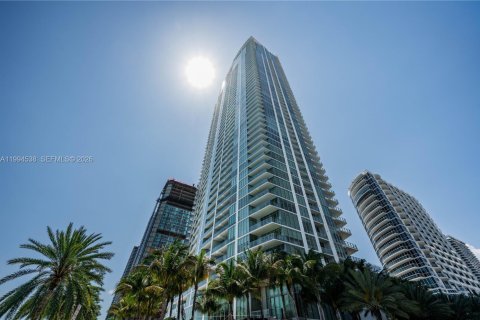 Condominio en Miami, Florida, 3 dormitorios  № 2056247