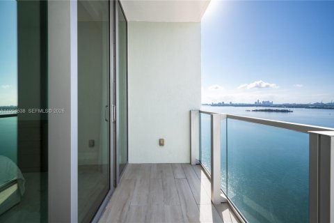 Condominio en venta en Miami, Florida, 3 dormitorios, 173.54 m2 № 2056247 - foto 22