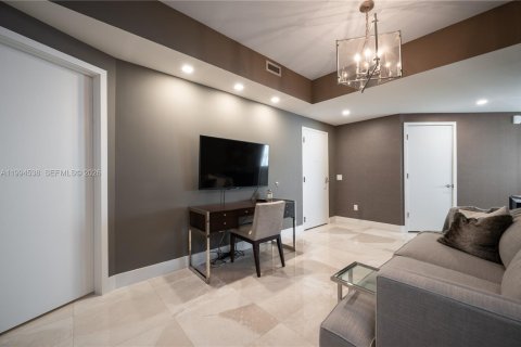 Condominio en venta en Miami, Florida, 3 dormitorios, 173.54 m2 № 2056247 - foto 20