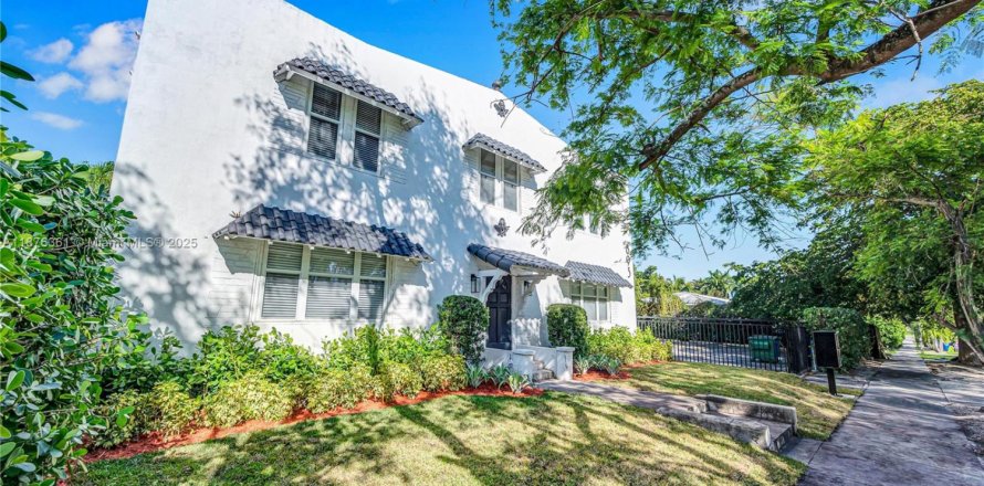 Propiedad comercial en Miami, Florida № 1927045