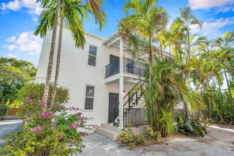 Propiedad comercial en venta en Miami, Florida № 1927045 - foto 17