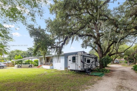 Купить коммерческую недвижимость в Эль Портал, Флорида 453.92м2, № 1972864 - фото 10