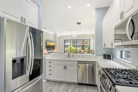 House in Lakewood Ranch, Florida 2 bedrooms, 146.04 sq.m. № 2226249 - photo 17