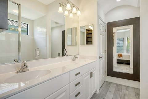 House in Lakewood Ranch, Florida 2 bedrooms, 146.04 sq.m. № 2226249 - photo 23