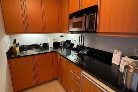 Купить кондоминиум в Майами, Флорида 56.76м2, № 2049936 - фото 7