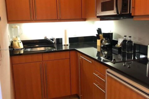 Купить кондоминиум в Майами, Флорида 56.76м2, № 2049936 - фото 16