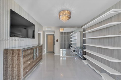 Condo in Hollywood, Florida, 3 bedrooms  № 2038536 - photo 22