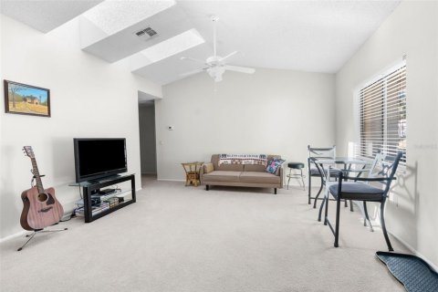 Condominio en venta en Weeki Wachee, Florida, 2 dormitorios, 120.03 m2 № 1555162 - foto 11