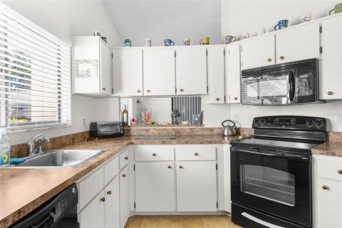 Condominio en venta en Weeki Wachee, Florida, 2 dormitorios, 120.03 m2 № 1555162 - foto 5