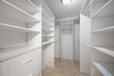 House in North Lauderdale, Florida 3 bedrooms, 123.19 sq.m. № 1846107 - photo 14
