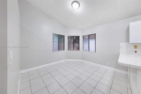 House in North Lauderdale, Florida 3 bedrooms, 123.19 sq.m. № 1846107 - photo 20