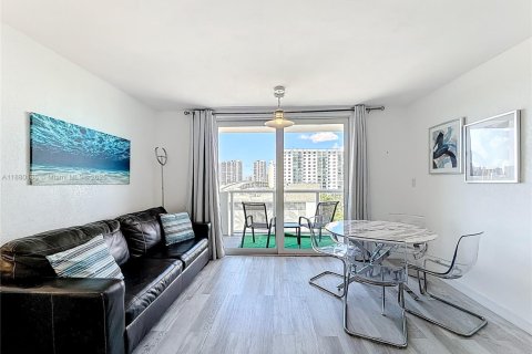 Hotel in Sunny Isles Beach, Florida 33.44 sq.m. № 2088227 - photo 5