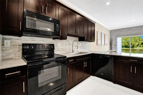 Villa ou maison à vendre à Miramar, Floride: 3 chambres, 148.74 m2 № 2066098 - photo 30