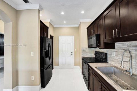 Villa ou maison à vendre à Miramar, Floride: 3 chambres, 148.74 m2 № 2066098 - photo 25