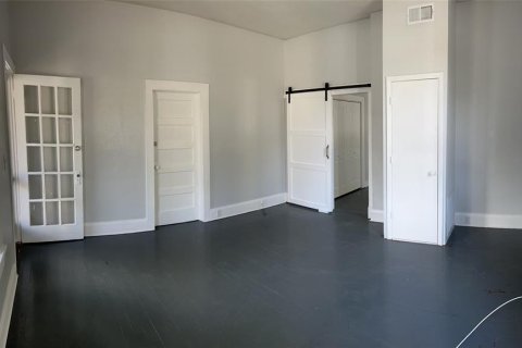 Commercial property in Lakeland, Florida 16 bedrooms, 303.98 sq.m. № 2297031 - photo 25