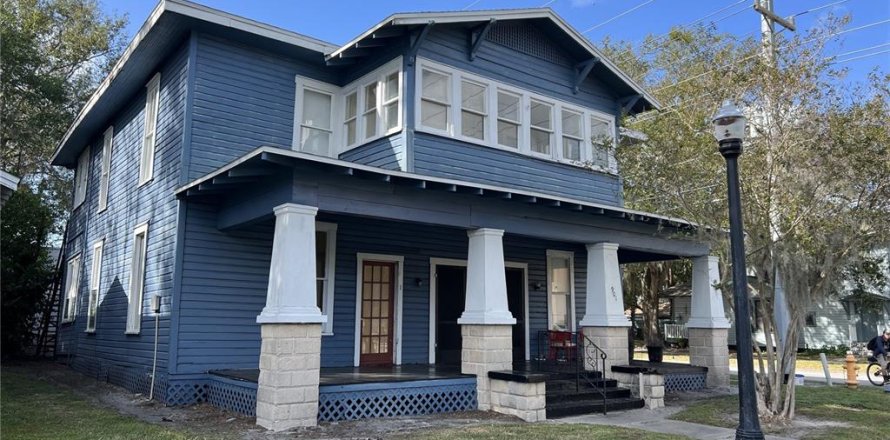 Commercial property in Lakeland, Florida 16 bedrooms, 303.98 sq.m. № 2297031