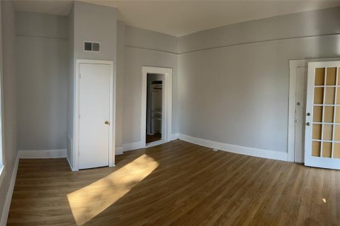 Commercial property in Lakeland, Florida 16 bedrooms, 303.98 sq.m. № 2297031 - photo 5