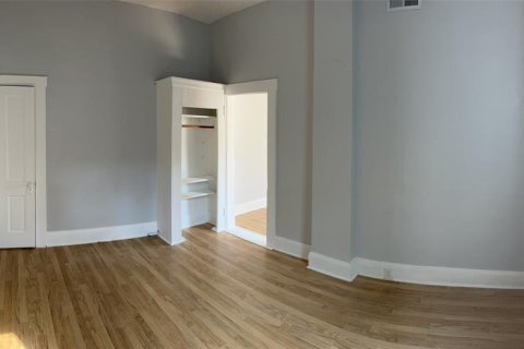 Commercial property in Lakeland, Florida 16 bedrooms, 303.98 sq.m. № 2297031 - photo 8
