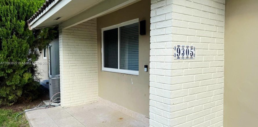 Villa ou maison à Miami, Floride 2 chambres, 92.9 m2 № 1946567