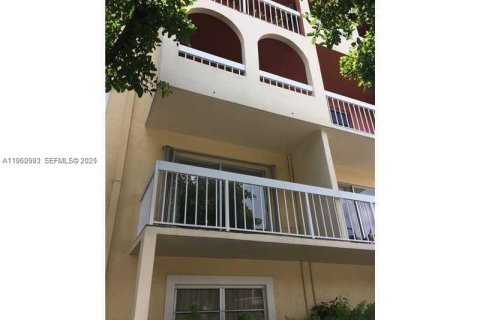 Condominio en Miami, Florida, 1 dormitorio  № 2027732