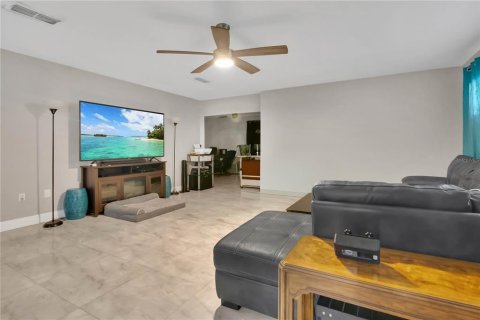 Купить виллу или дом в Апопка, Флорида 11 комнат, 214.98м2, № 2097877 - фото 3