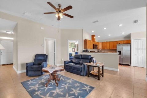 House in Englewood, Florida 3 bedrooms, 143.07 sq.m. № 1838420 - photo 12