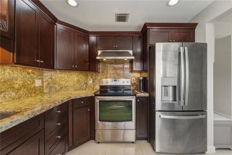 Touwnhouse à vendre à Doral, Floride: 2 chambres, 85.75 m2 № 2025872 - photo 16