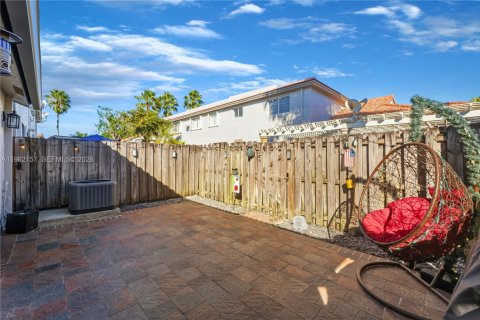 Touwnhouse à vendre à Doral, Floride: 2 chambres, 85.75 m2 № 2025872 - photo 15