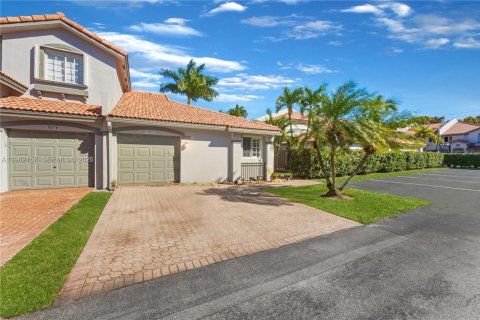 Touwnhouse à vendre à Doral, Floride: 2 chambres, 85.75 m2 № 2025872 - photo 2