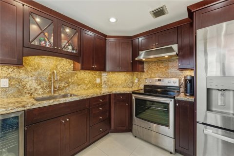 Touwnhouse à vendre à Doral, Floride: 2 chambres, 85.75 m2 № 2025872 - photo 17