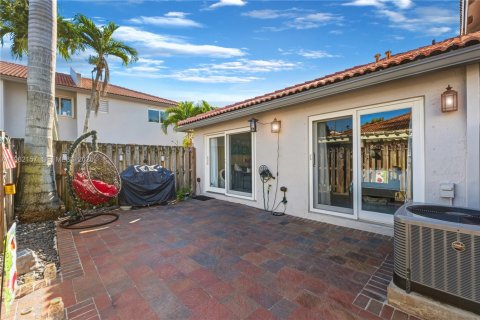 Touwnhouse à vendre à Doral, Floride: 2 chambres, 85.75 m2 № 2025872 - photo 9