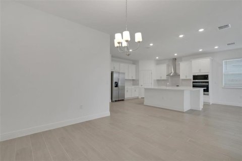 Villa ou maison à vendre à Apopka, Floride: 4 chambres, 212.1 m2 № 2399431 - photo 12