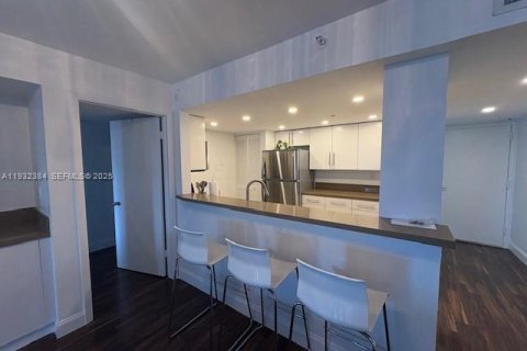 Снять в аренду кондоминиум в Майами, Флорида 1 спальня, 91.51м2, № 1991642 - фото 6