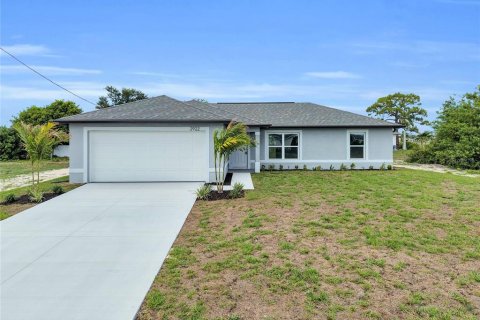 Villa ou maison à vendre à Cape Coral, Floride: 3 chambres, 121.7 m2 № 2258854 - photo 4