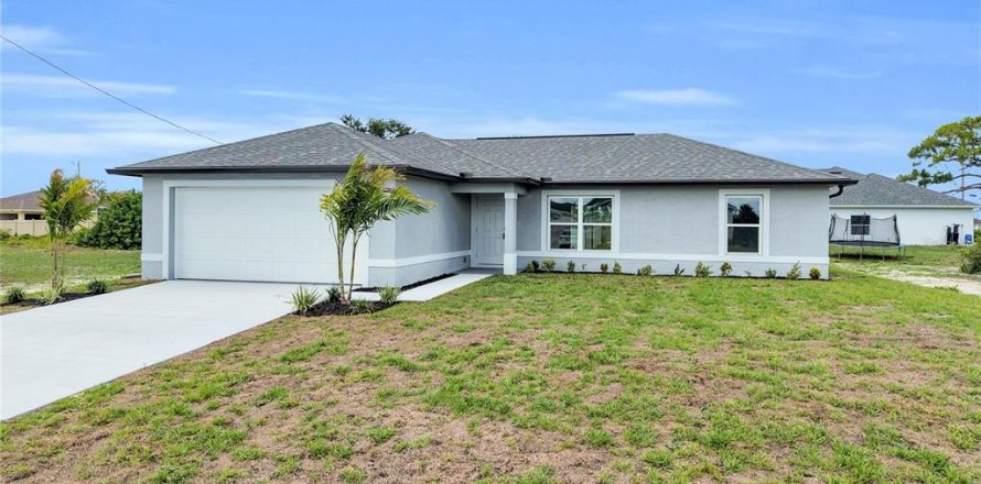 Villa ou maison à Cape Coral, Floride 3 chambres, 121.7 m2 № 2258854
