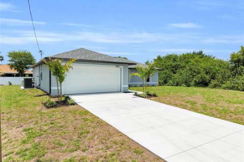 Villa ou maison à vendre à Cape Coral, Floride: 3 chambres, 121.7 m2 № 2258854 - photo 8