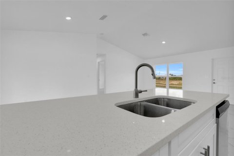 Villa ou maison à vendre à Cape Coral, Floride: 3 chambres, 121.7 m2 № 2258854 - photo 28