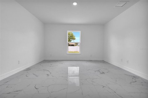 Villa ou maison à vendre à Cape Coral, Floride: 3 chambres, 121.7 m2 № 2258854 - photo 18