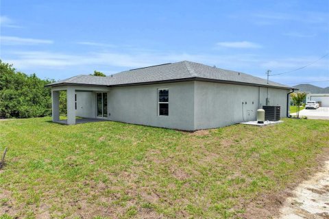 Villa ou maison à vendre à Cape Coral, Floride: 3 chambres, 121.7 m2 № 2258854 - photo 7