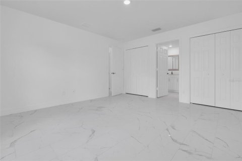 Villa ou maison à vendre à Cape Coral, Floride: 3 chambres, 121.7 m2 № 2258854 - photo 19